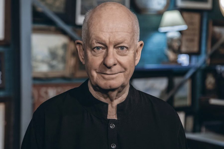 OPTOG! Pieter-Dirk Uys: Weerklink van ‘n wanklank (Memoires van toe tot nou)