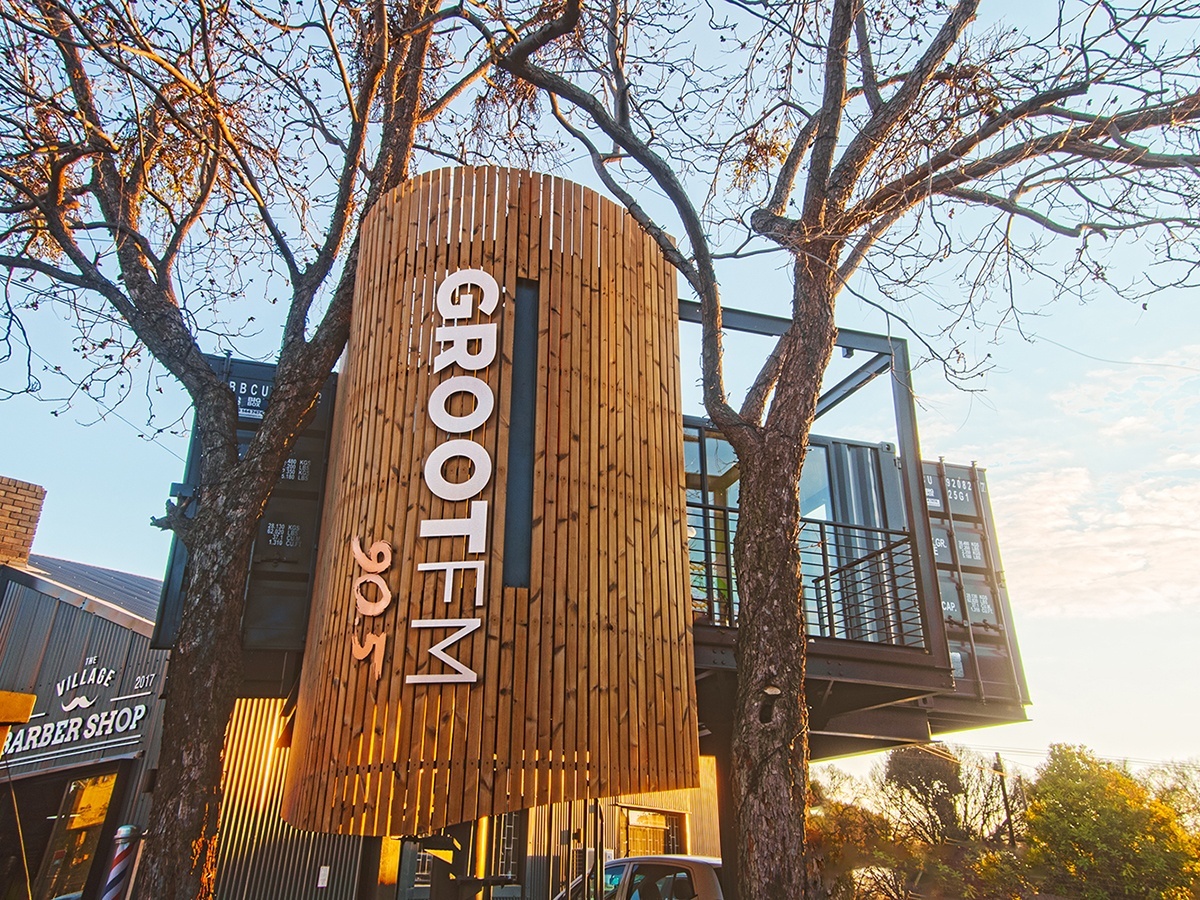 GROOTfm 90.5 GAAN GROOT saam met Atterbury