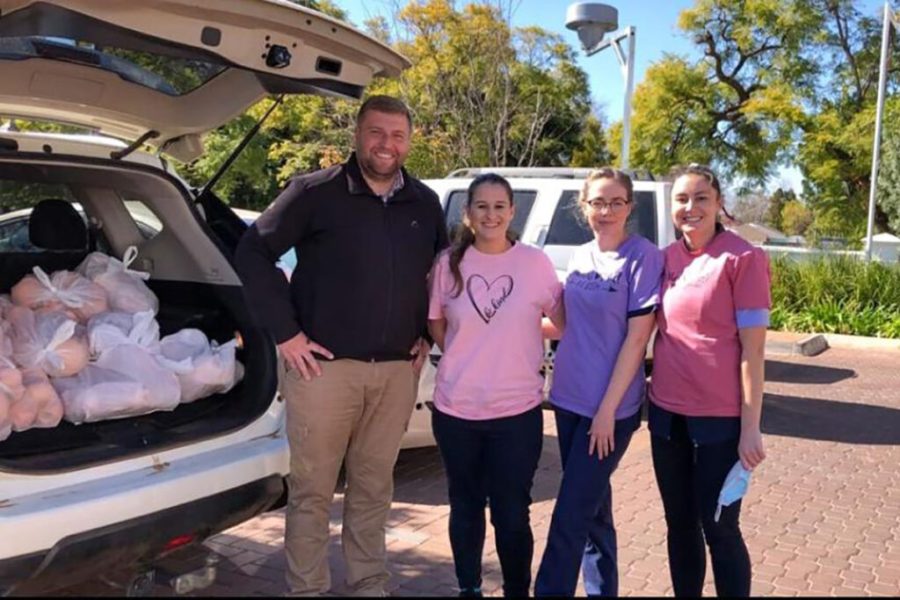 Trust alumni gee terug