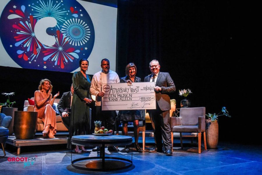 GROOTfm skenk groot vir studente-opvoeding in Pretoria